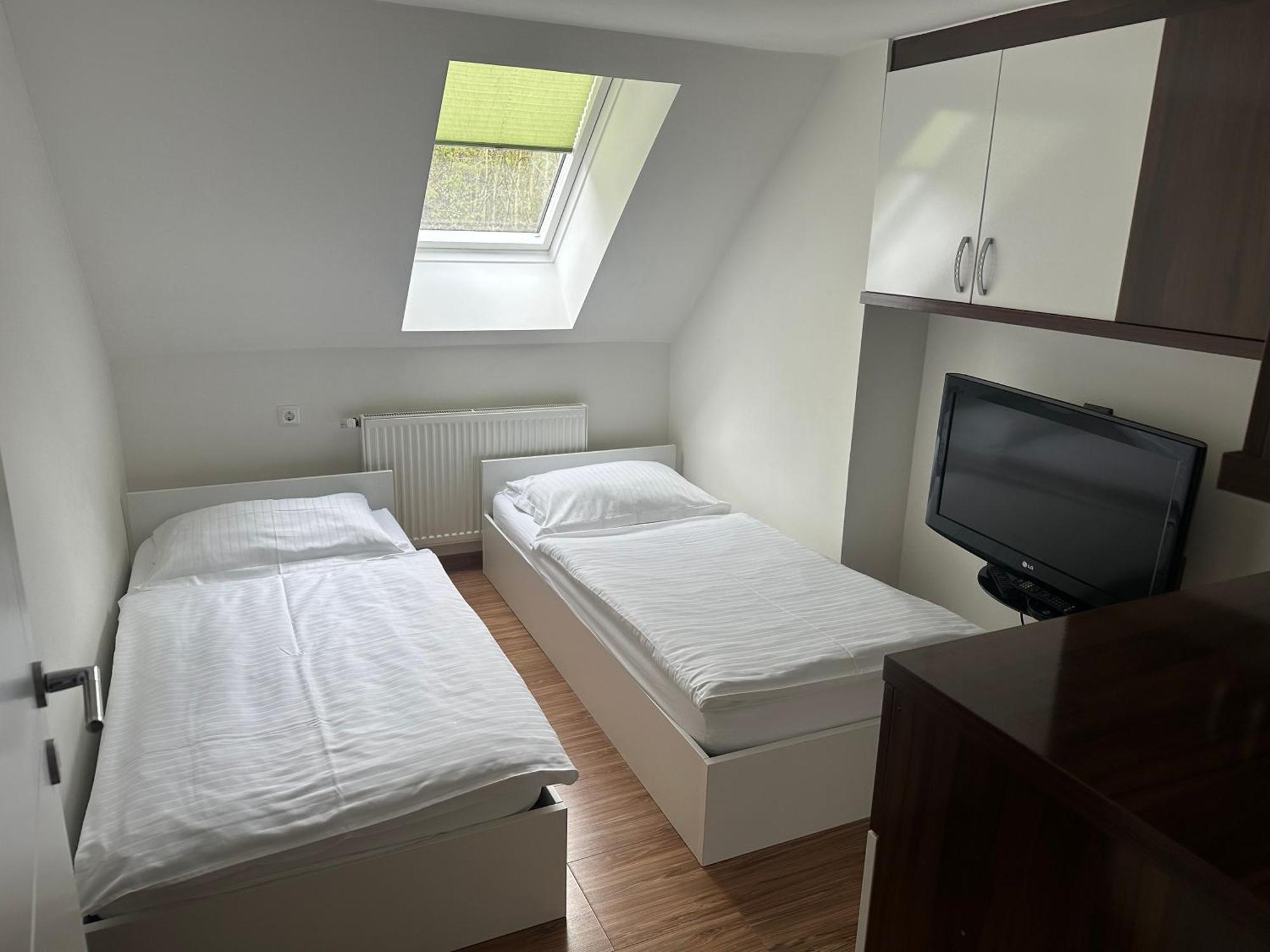 Domacija Vodnik & Apartments Cerklje na Gorenjskem Exteriör bild