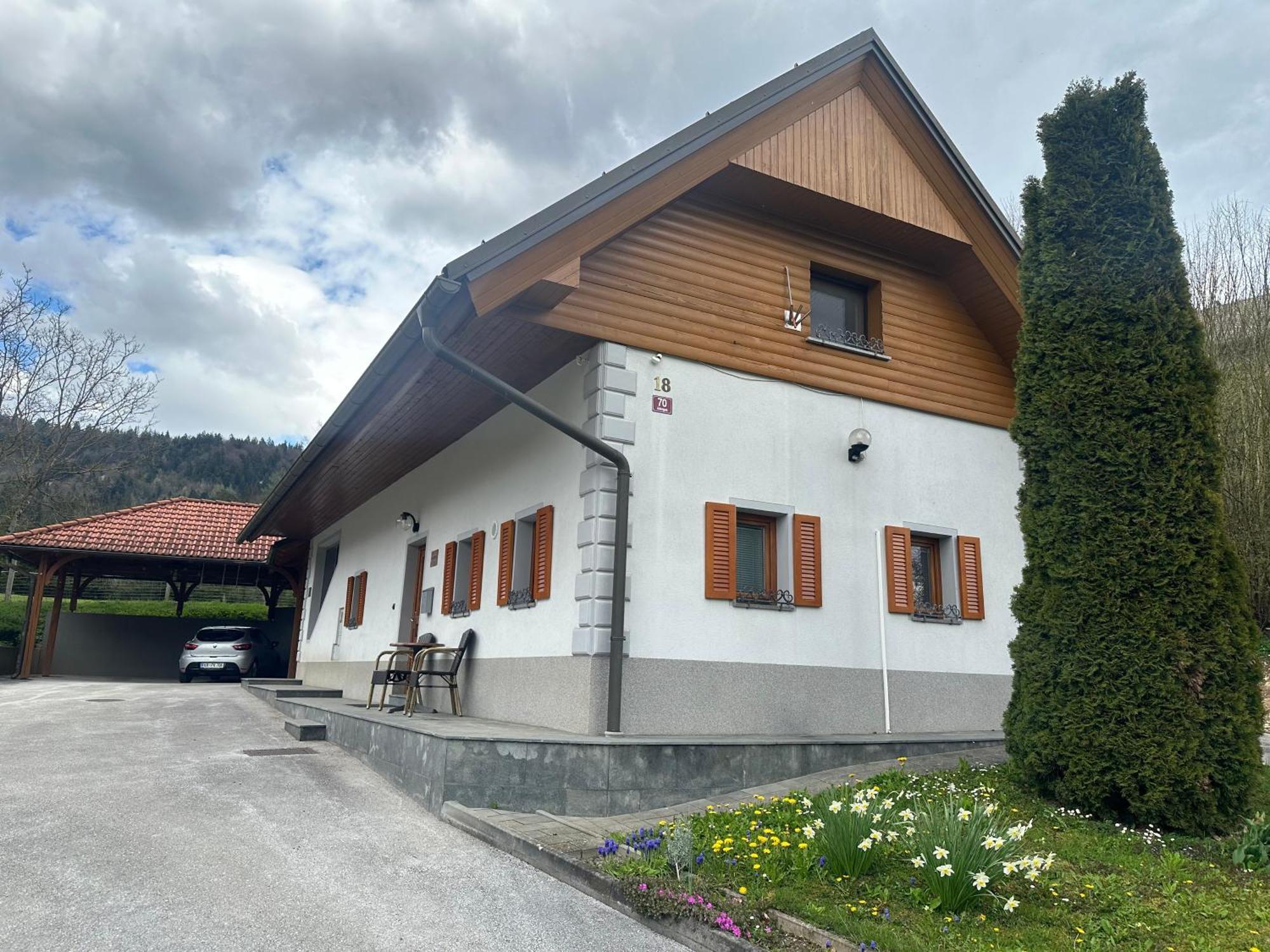 Domacija Vodnik & Apartments Cerklje na Gorenjskem Exteriör bild