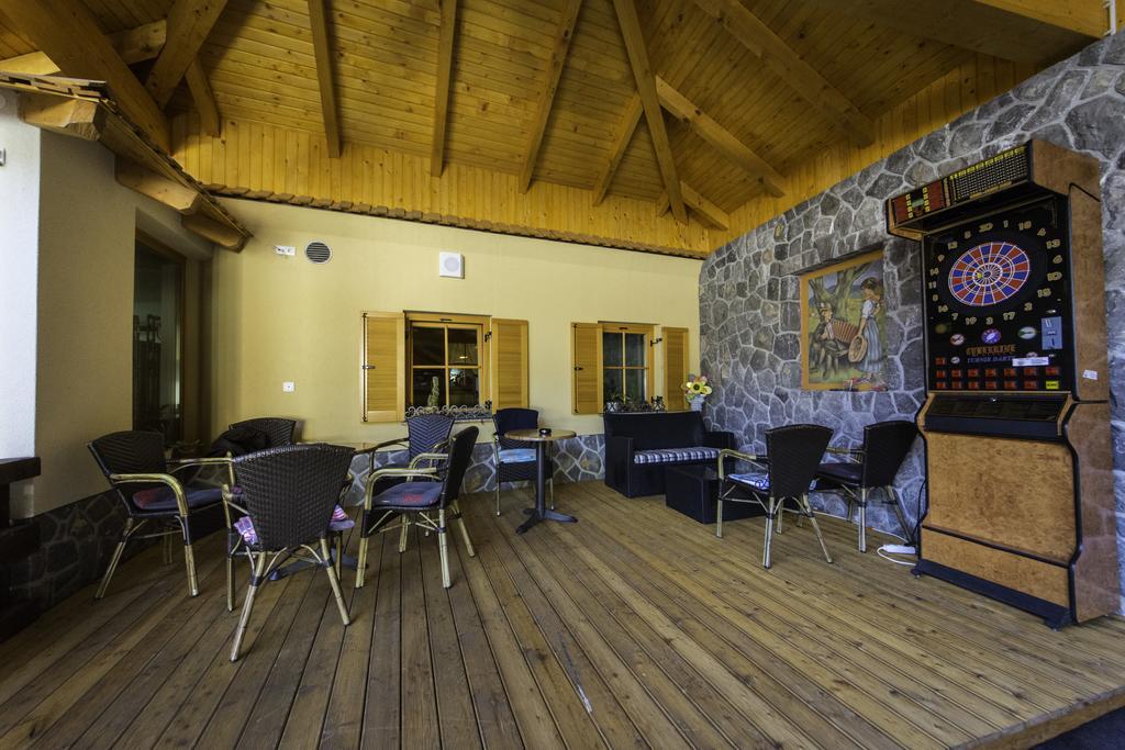 Domacija Vodnik & Apartments Cerklje na Gorenjskem Exteriör bild